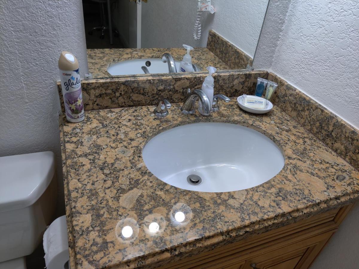 Centauri Vacation Rentals Beautiful 2-Bedroom Condo, Near All Orlando Attractions, Free Parking & Wi-Fi, King Bed, #1 Zewnętrze zdjęcie